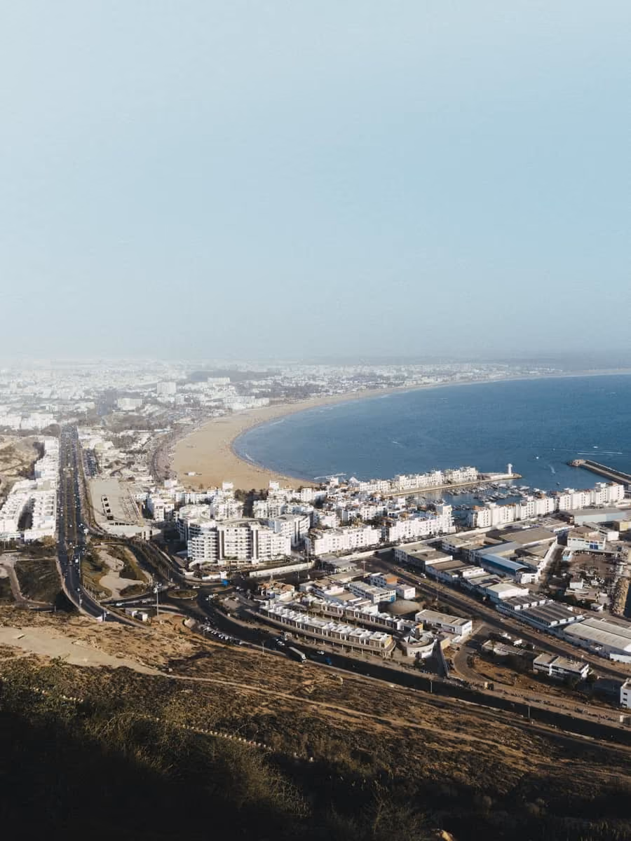 Vue aérienne d’Agadir et du littoral